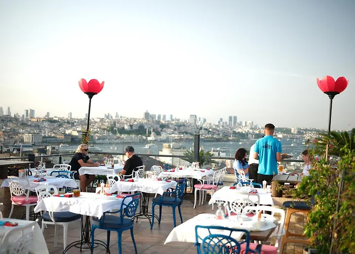 Raymond Hotel Old City